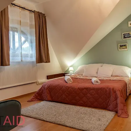 Villa57 - - Hostaid Villa Balatonalmadi
