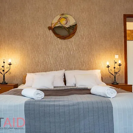 Villa57 - - Hostaid * Balatonalmadi