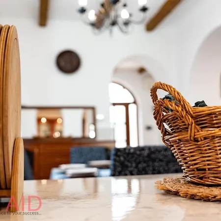 Villa57 - - Hostaid Villa Balatonalmadi