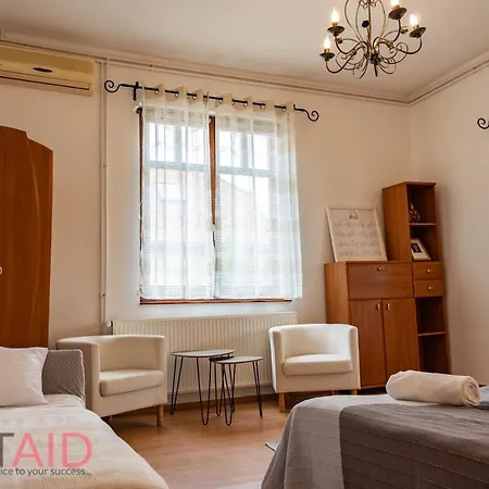 Villa57 - - Hostaid * Balatonalmadi